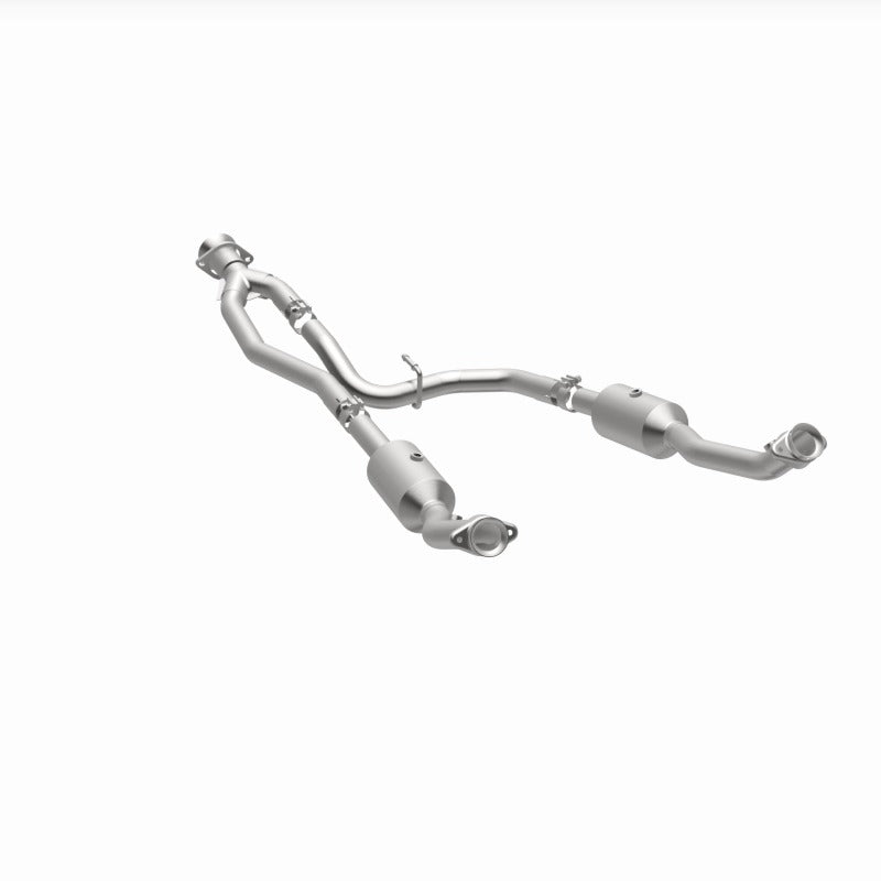 MagnaFlow 20-21 Ford Transit-150 Single Underbody V6 3.5L RWD Direct-Fit Catalytic Converter for performance offroad upgrades.