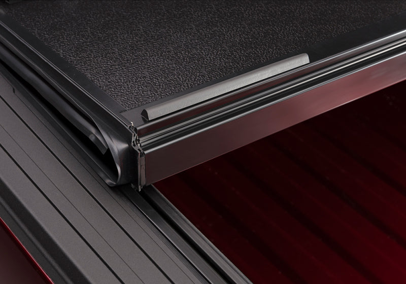 BAK 17-23 Ford Super Duty 6ft 9in Bed BAKFlip FiberMax cover detail