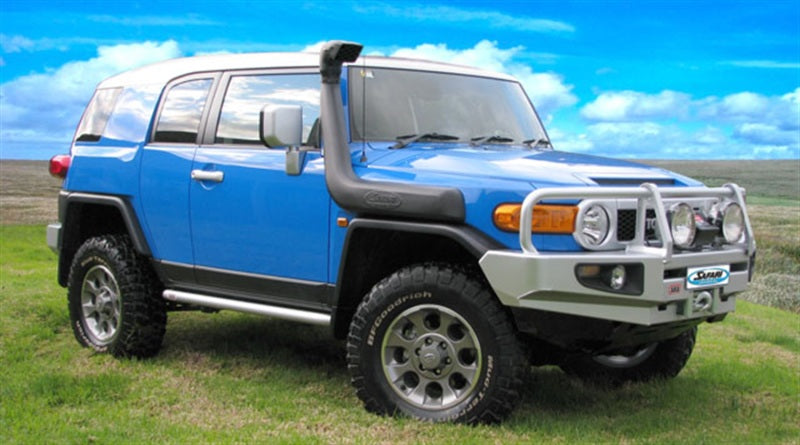 ARB Safari 4X4 Snorkel Vspec Fj Cruiser 4L V6 Inc Aus 10+ on offroad terrain