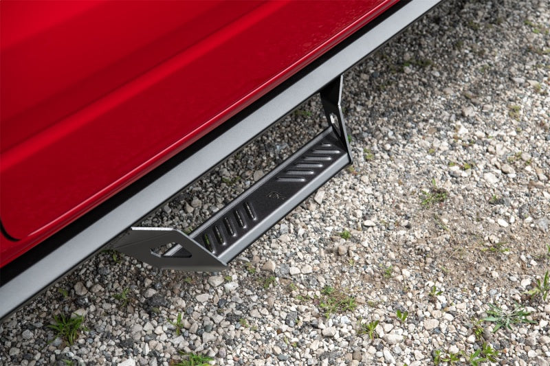 N-Fab Predator Pro Step System 2019 Dodge Ram 2500/3500 Crew Cab All Beds Gas/Diesel - Tex. Black - Close Up