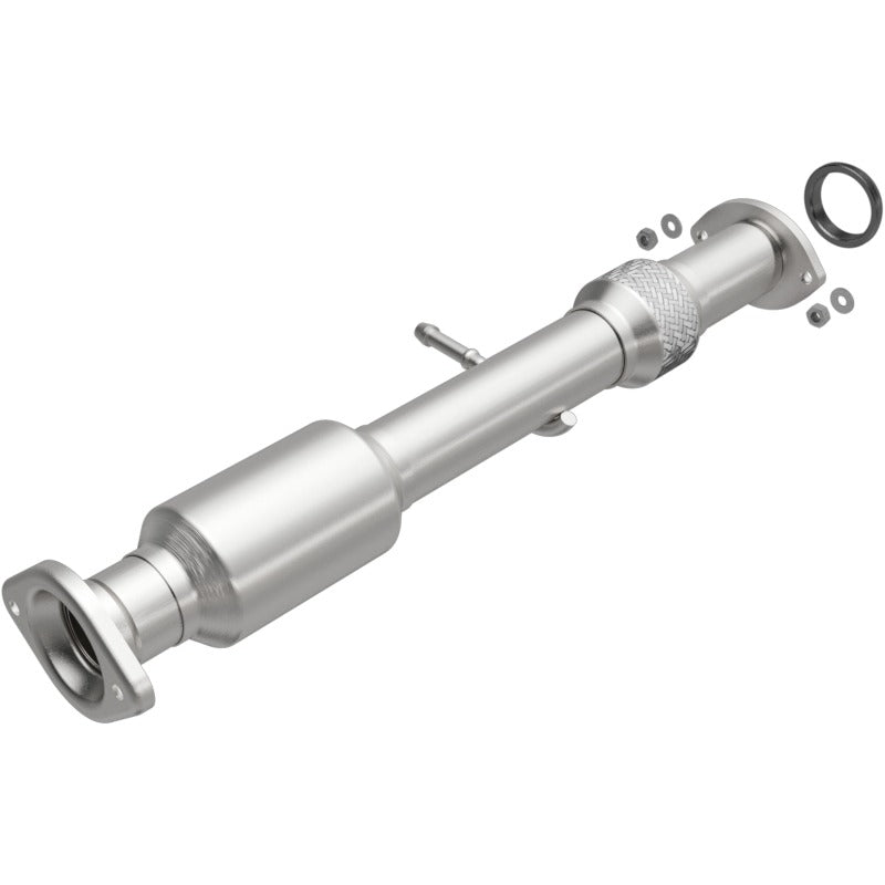MagnaFlow Direct Fit Catalytic Converter 14-15 Toyota Highlander 3.5L Secondary image