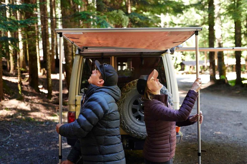 ARB Awning Pvc Bag 1.25M49Lg Usa/Ca Spec 1250X2100mm49X83 set up by adventurers for offroad truck accessories online.