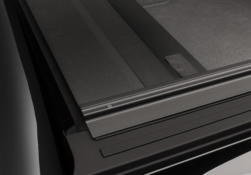 Retrax 09-up Ram 1500 6.5ft Bed / 10-up Short Bed PowertraxPRO MX retractable bed cover close-up.