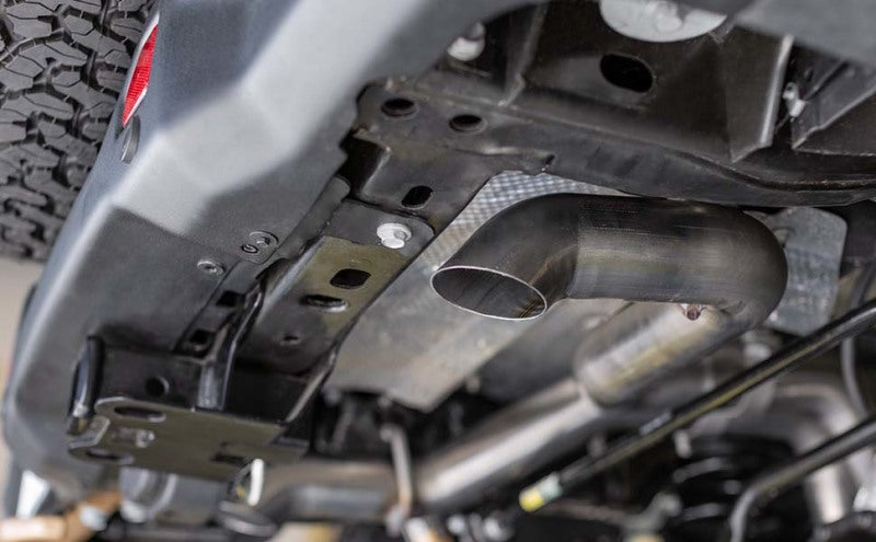 MagnaFlow SYS C/B 97-99 Jeep Wrangler 2.5/4.0 exhaust undercarriage