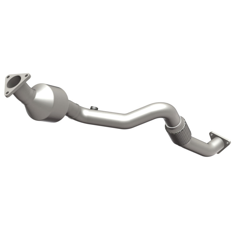 MagnaFlow Direct Fit Catalytic Converter 07 VW Touareg 3.6L Front close Secondary image