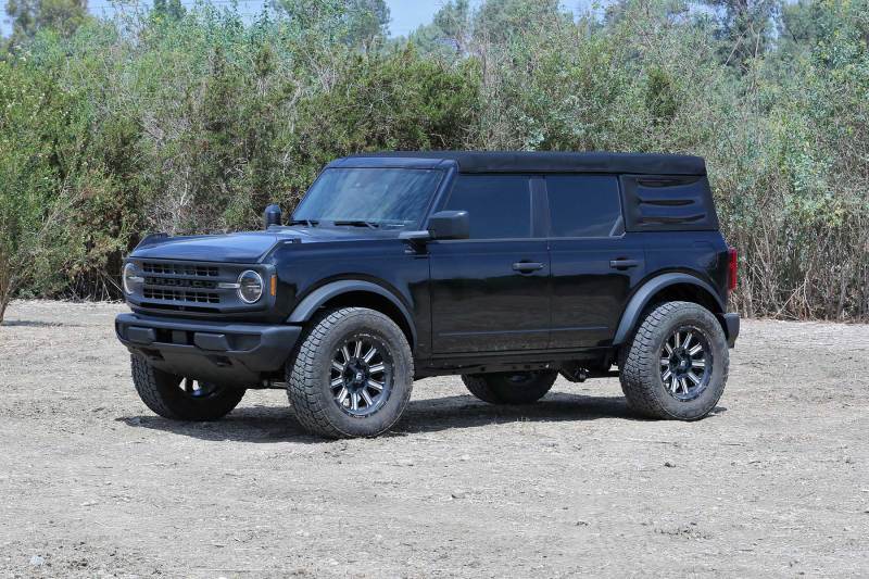 Fabtech 2021+ Ford Bronco 4WD 1.5in Leveling System on offroad tires