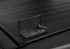 Retrax 14-up Chevy/GMC 6.5ft Bed / 15-up 2500/3500 RetraxPRO MX locking mechanism.