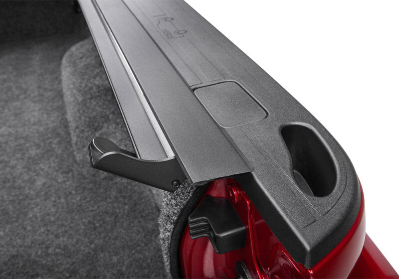 BAK 17-23 Ford Super Duty Revolver X4s 6.10ft Bed Cover edge detail