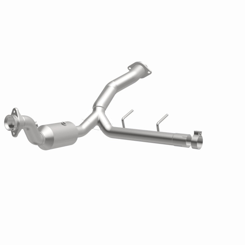 MagnaFlow 15-17 Ford F-150 XL V6 3.5L OEM Grade Direct Fit Catalytic Converter for offroad performance upgrades.