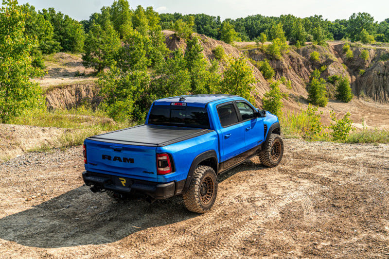 Retrax 20-22 Chevrolet/GMC (6.9ft. Bed) Retrax IX on truck