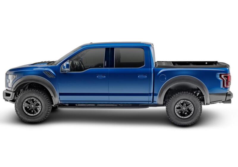 Retrax 20-22 Chevrolet/GMC (6.9ft. Bed) Retrax IX on offroad truck.