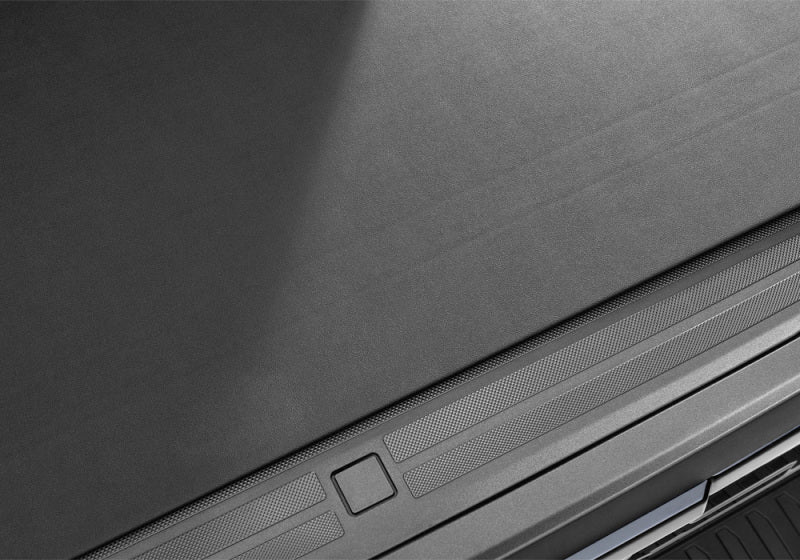 BAK 21-22 Ford F-150 (Incl. 2022 Lightning) Revolver X4s bed cover close-up view.