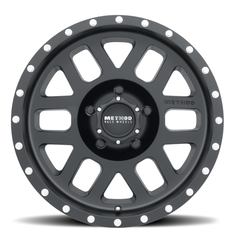 Method MR306 Mesh 17x8.5 0mm Offset 5x4.5 83mm CB Matte Black Wheel Secondary image