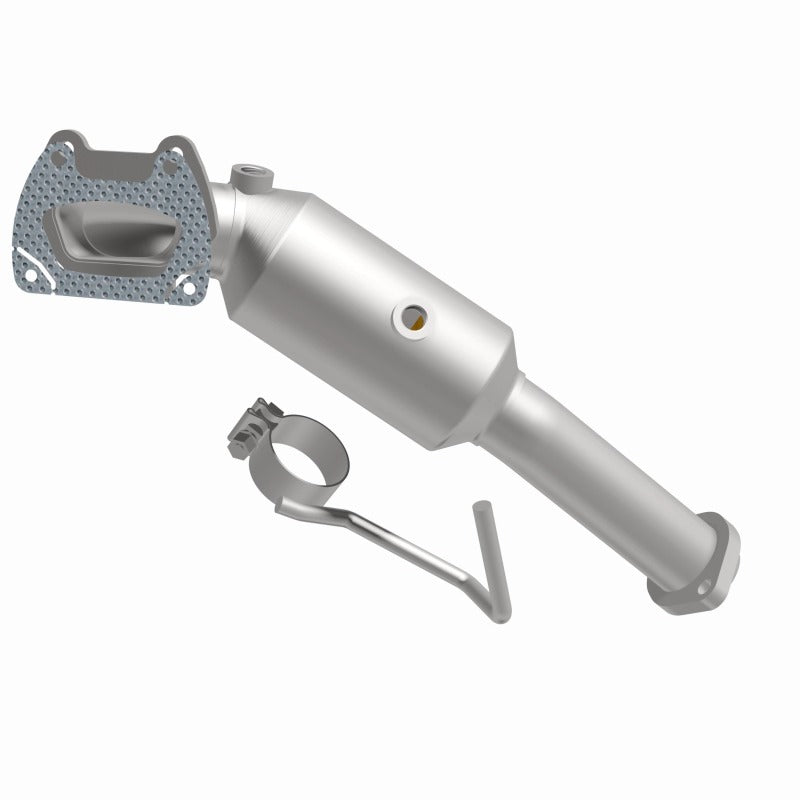 MagnaFlow Conv Direct Fit OEM 12-17 Jeep Wrangler 3.6L Underbody catalytic converter, ideal for performance offroad parts