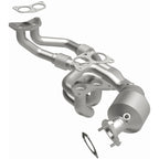 MagnaFlow Converter Direct Fit 06-11 Subaru Impreza 2.5L showing assembled parts for installation.