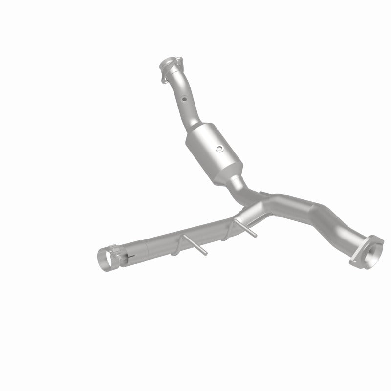 MagnaFlow 15-17 Ford F-150 XL V6 3.5L OEM Grade Direct Fit Catalytic Converter for offroad performance upgrades.