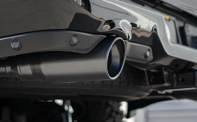MagnaFlow Sys C/B 11-15 Ford Super Duty F250 6.2L EC CC, SS 3.5in Single Rear Pass Side Ext 5in Tip exhaust close-up