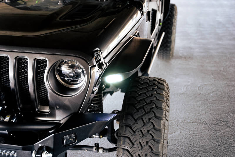 DV8 Offroad 18-23 Jeep Wrangler JL Slim Fender Flares close-up view