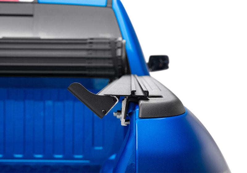 BAK 19-24 Dodge Ram (w/o Ram Box) Revolver X4ts bed cover detail