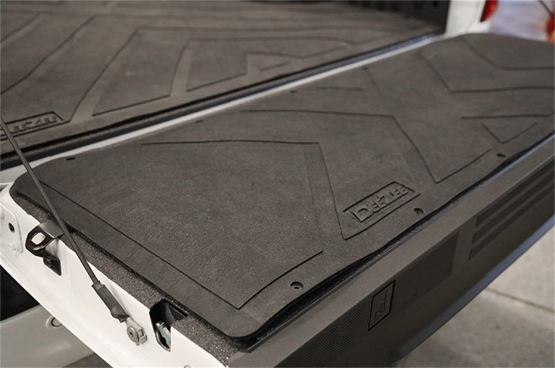 Dee Zee Universal Tailgate Mat - Full Size/Universal (X Pattern) Secondary image