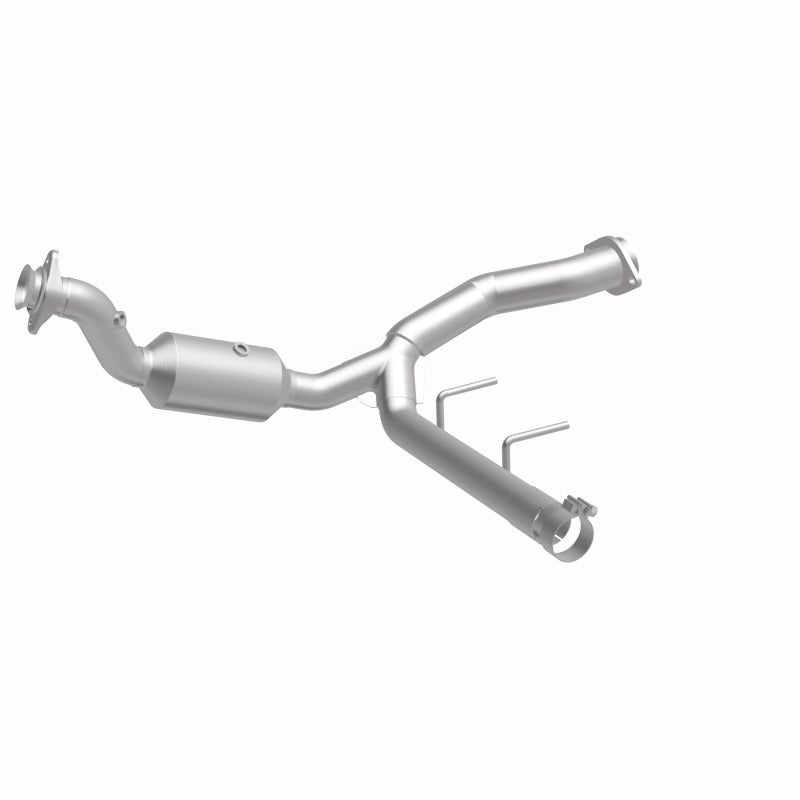 MagnaFlow 15-17 Ford F-150 XL V6 3.5L OEM Grade Direct Fit Catalytic Converter for offroad performance upgrades.