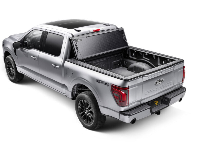 BAK 17-23 Ford Super Duty 8ft Bed BAKFlip G2 cover installed
