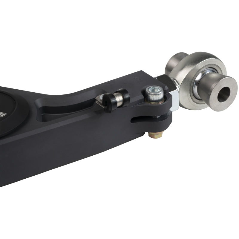 Camburg Toyota Tacoma 05-23 / 4-Runner 03-23 / FJ 07-14 KINETIK V2 Billet Uniball Upper Arms close-up view.