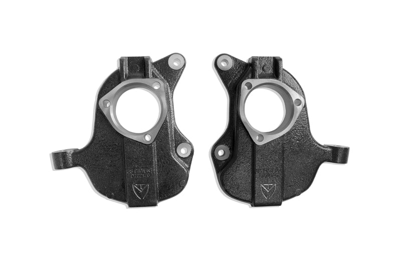 MaxTrac 14-18 GMC 1500 2/4 WD 2in Front Lowering Spindles Main image