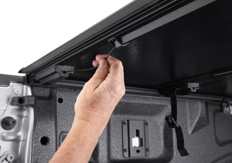 BAK 08-16 Ford Super Duty 8ft Bed BAKFlip G2 latch system