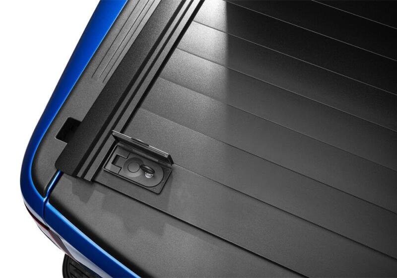 Retrax 2019 Ram 1500 RetraxPRO MX bed cover close-up.