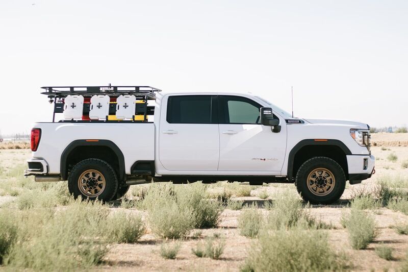 Cognito 20-24 Chevy/GMC Silverado/Sierra 2500/3500 HD 2WD/4WD 3in Standard Leveling Lift Kit on off road truck