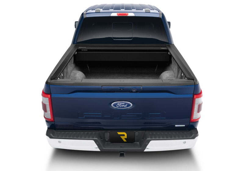 Retrax 21-22 Ford F-150 Super Crew/Super Cab (Incl. 2022 Lightning) 5.5ft Bed RetraxONE MX installed on a blue truck